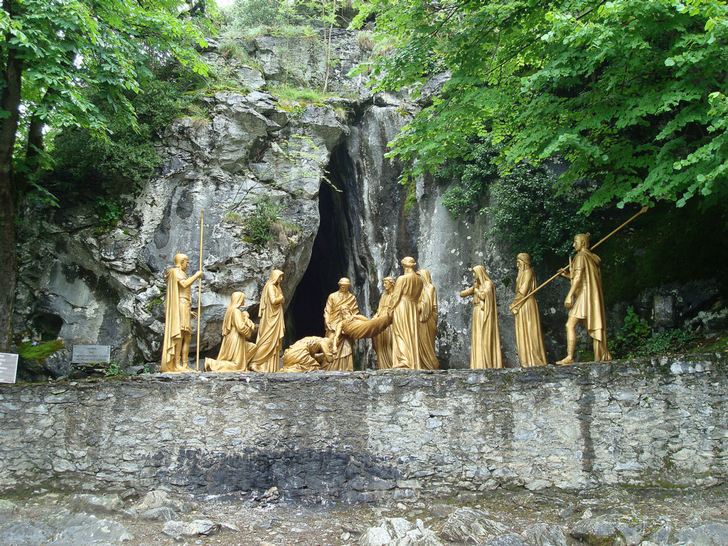 Lourdes Group 3