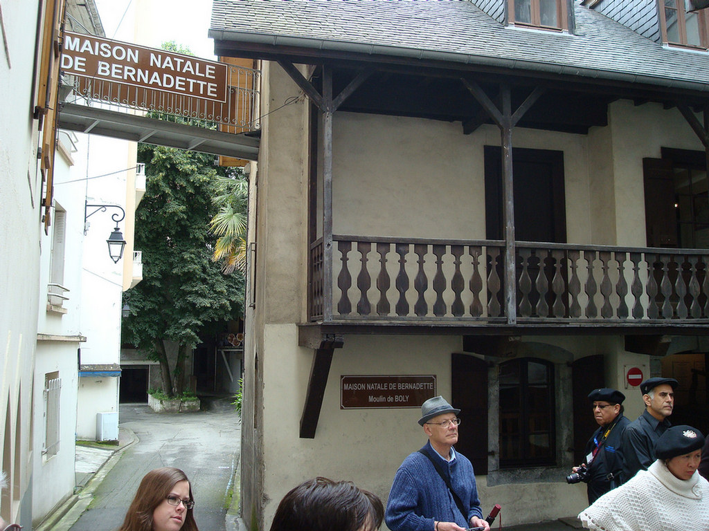 Lourdes Group 3